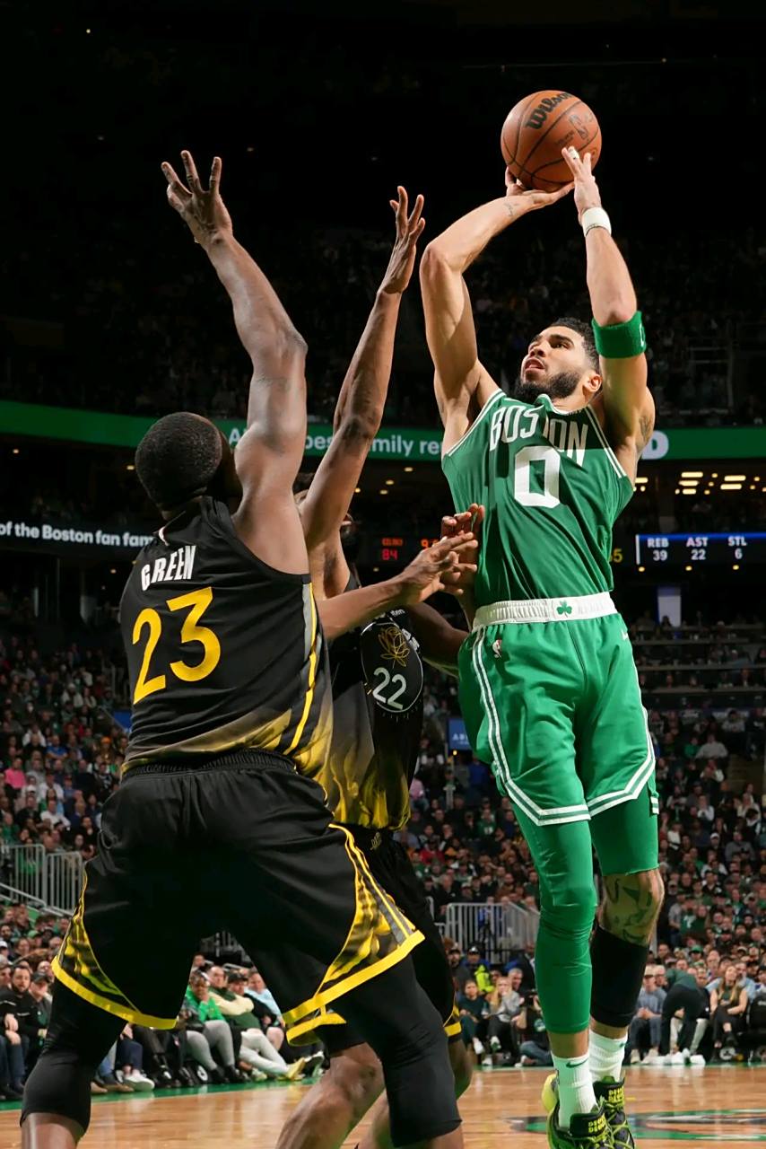 包含凯尔特人对阵勇士展开拉锯大战，最终险胜对手的词条-九游体育app